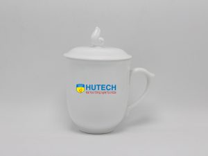 Ly sứ gốm Bát Tràng nắp ngọn đuốc in logo Hutech MNV-LST02