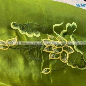 khăn lụa thêu sen