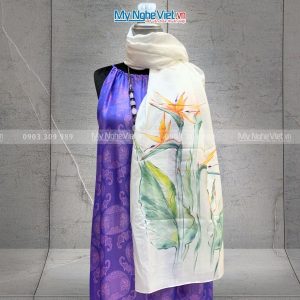 khăn lụa vẽ hoa thiên điểu màu trắng