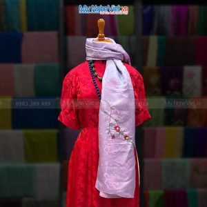 Khăn lụa Hà Đông thêu hoa đẹp