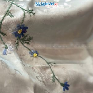 Khăn lụa Hà Đông thêu hoa đẹp